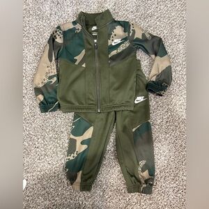 Nike Kids Camo Set - Green and Tan